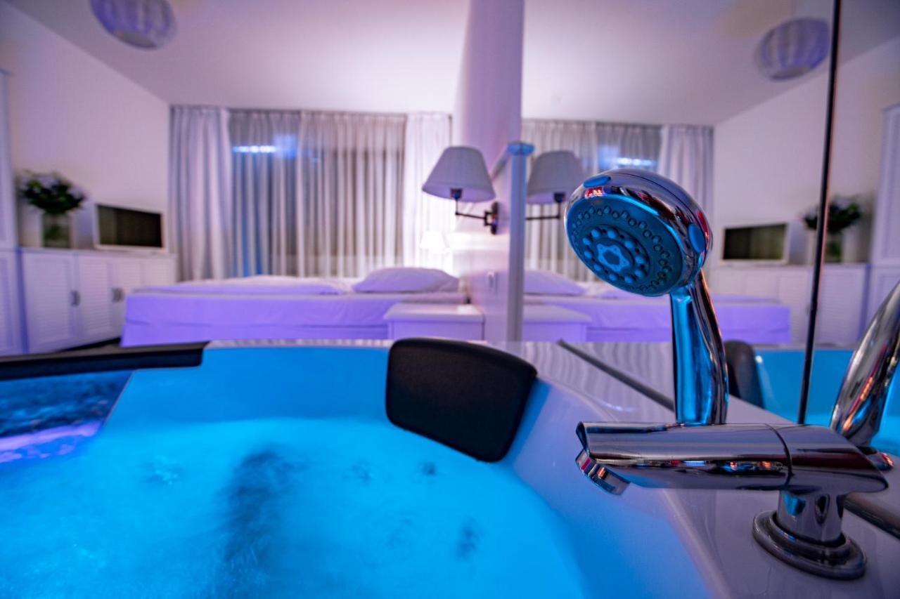 Apartament Rodzinny Beach Sauna&Jacuzzi Arka Medical Spa Kolobrzeg Exterior photo